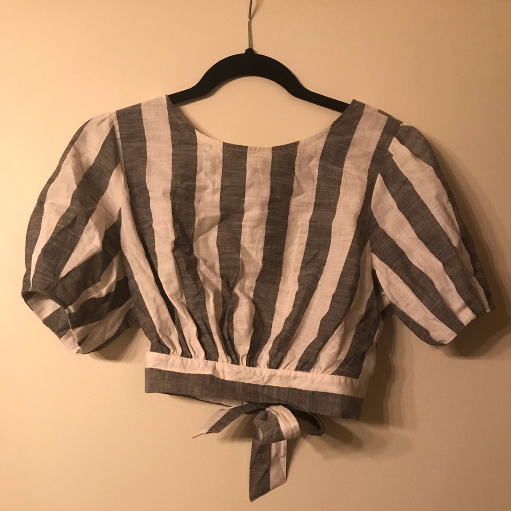 Forever 21 tie-back crop top - new with tags!